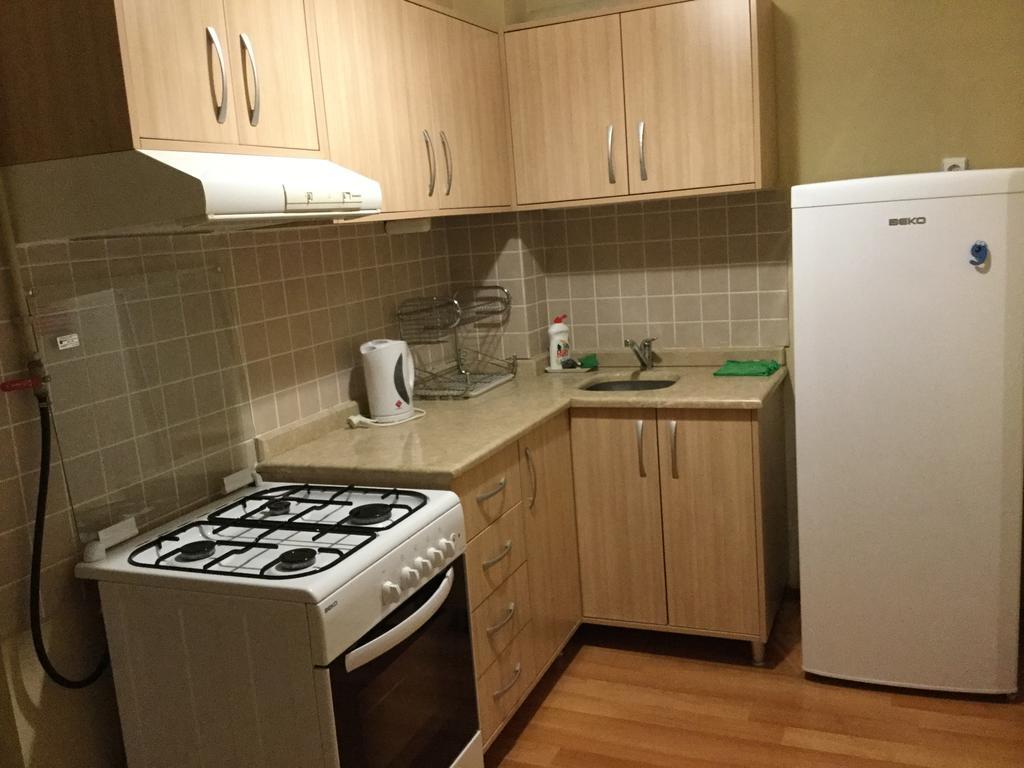 Nina'S Apartment On Gorgasali バトゥーミ エクステリア 写真