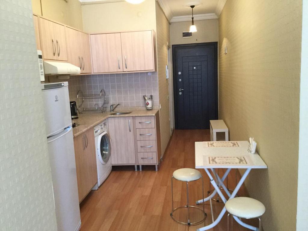 Nina'S Apartment On Gorgasali バトゥーミ エクステリア 写真