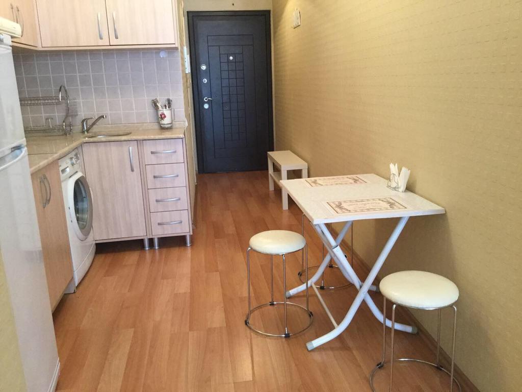 Nina'S Apartment On Gorgasali バトゥーミ エクステリア 写真